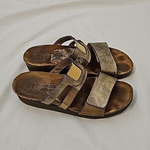 Naot Women's Nancy Wedge Sandal gold Size 9.5 USA